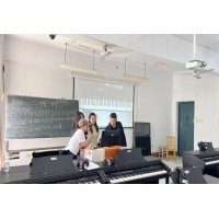 學(xué)校數(shù)字化音樂鋼琴實(shí)訓(xùn)室設(shè)備